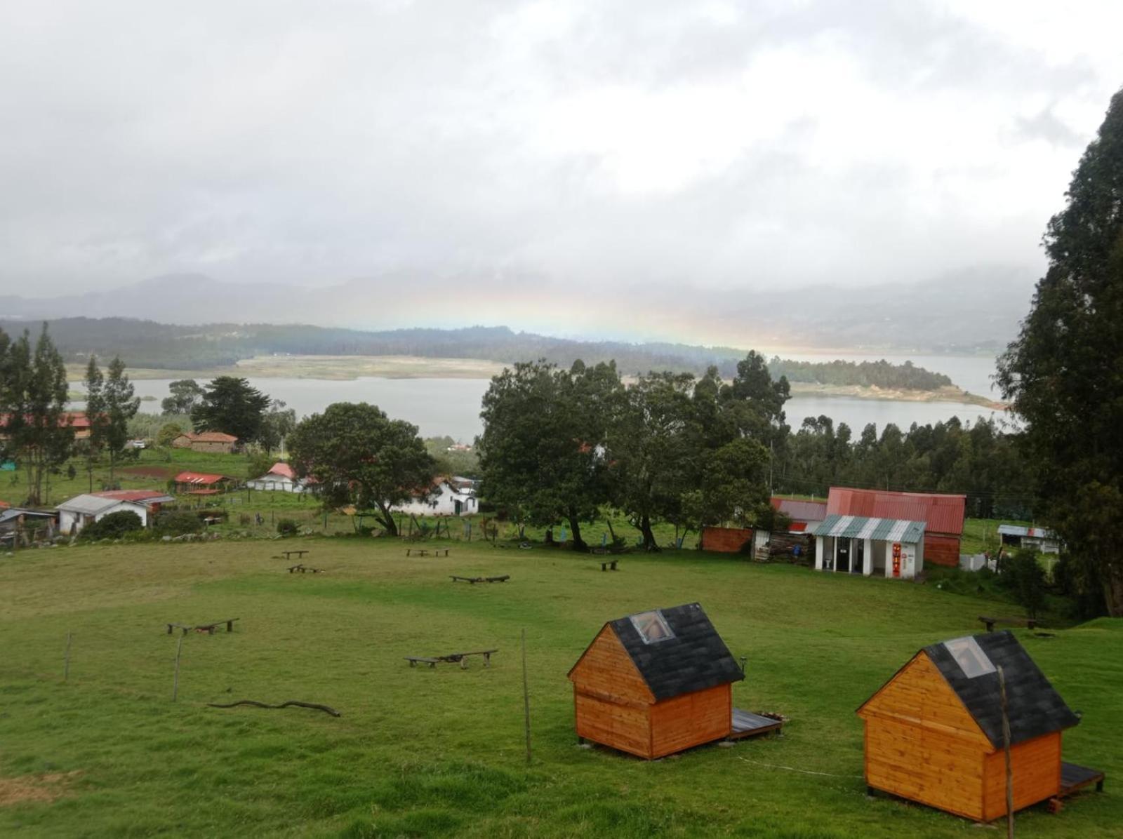 Camping Las Acacias 瓜塔维塔 外观 照片